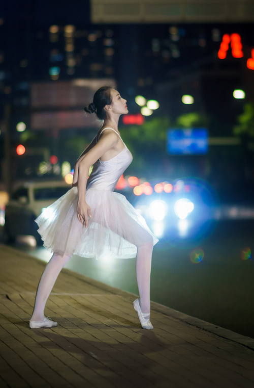 全国青少年篮球联盟联赛精彩纷呈，赛场火热，全国青少年篮球公开赛