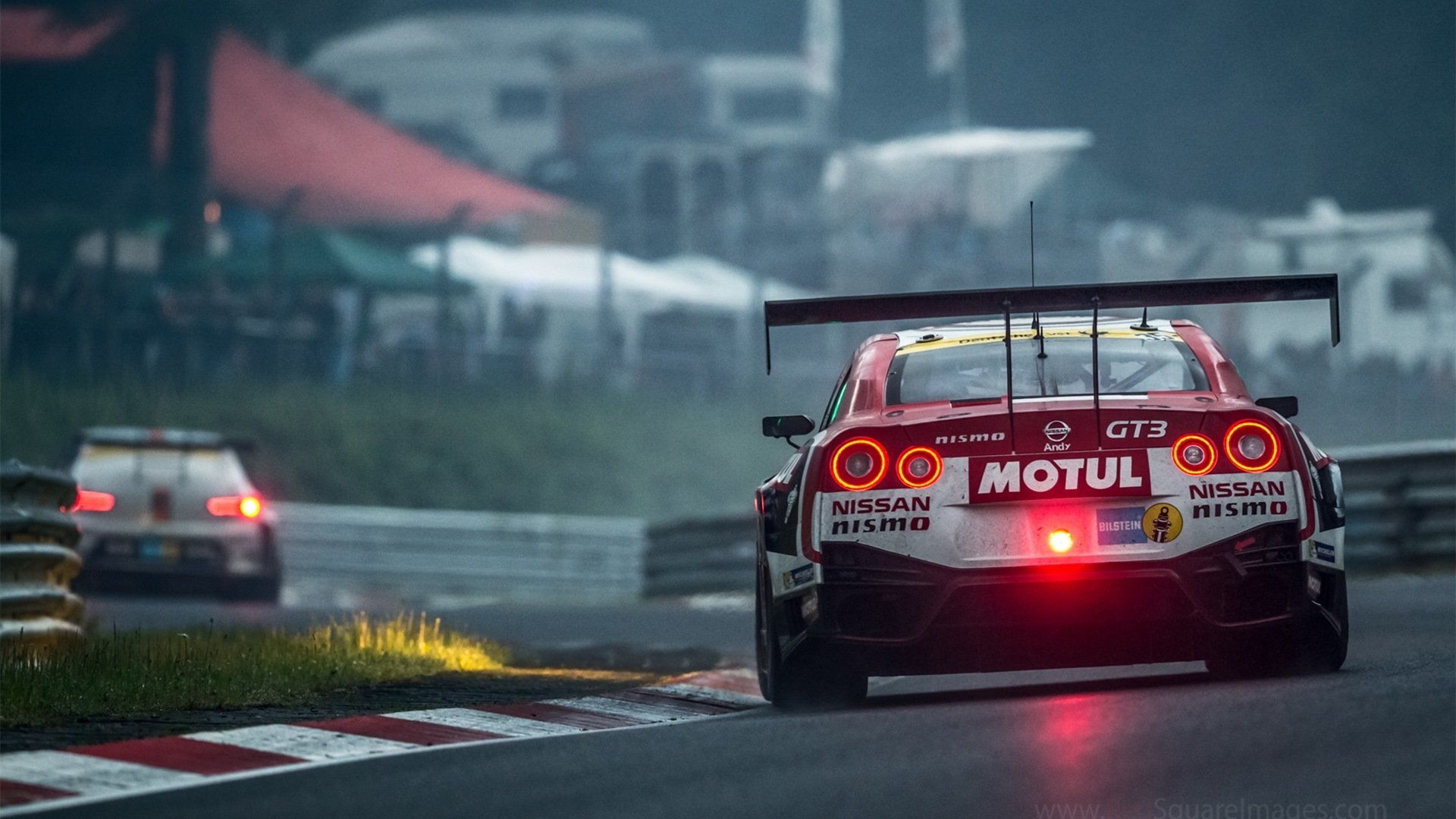 LEYU SPORTS中国官方网站-绿色环保足球场成为城市新名片，打造“绿色足球城市”，足球场绿色草坪背景图