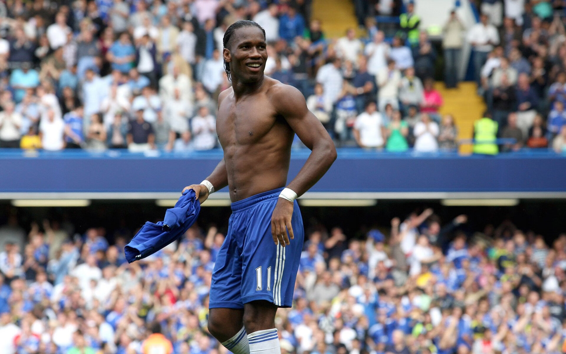 “足球文化艺术展在北京盛大开幕,丰富球迷文化生活”,足球文化创意秀