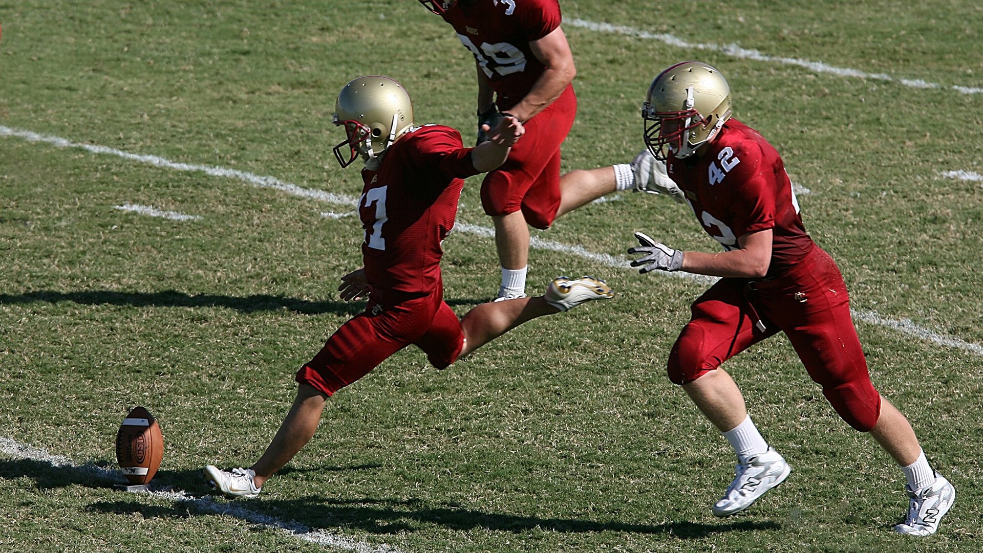 快船核心乔治自建训练营，支持青年球员成长，乔治在快船打什么位置