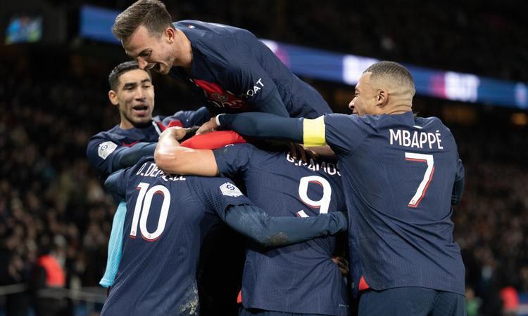 关于法甲球星内讧,更衣室矛盾激化!的信息 关于法甲球星内讧,更衣室矛盾激化!的信息