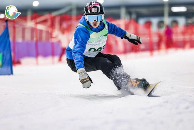乐鱼体育:冬季运动的魅力所在，滑雪与单板滑雪的对决的简单介绍