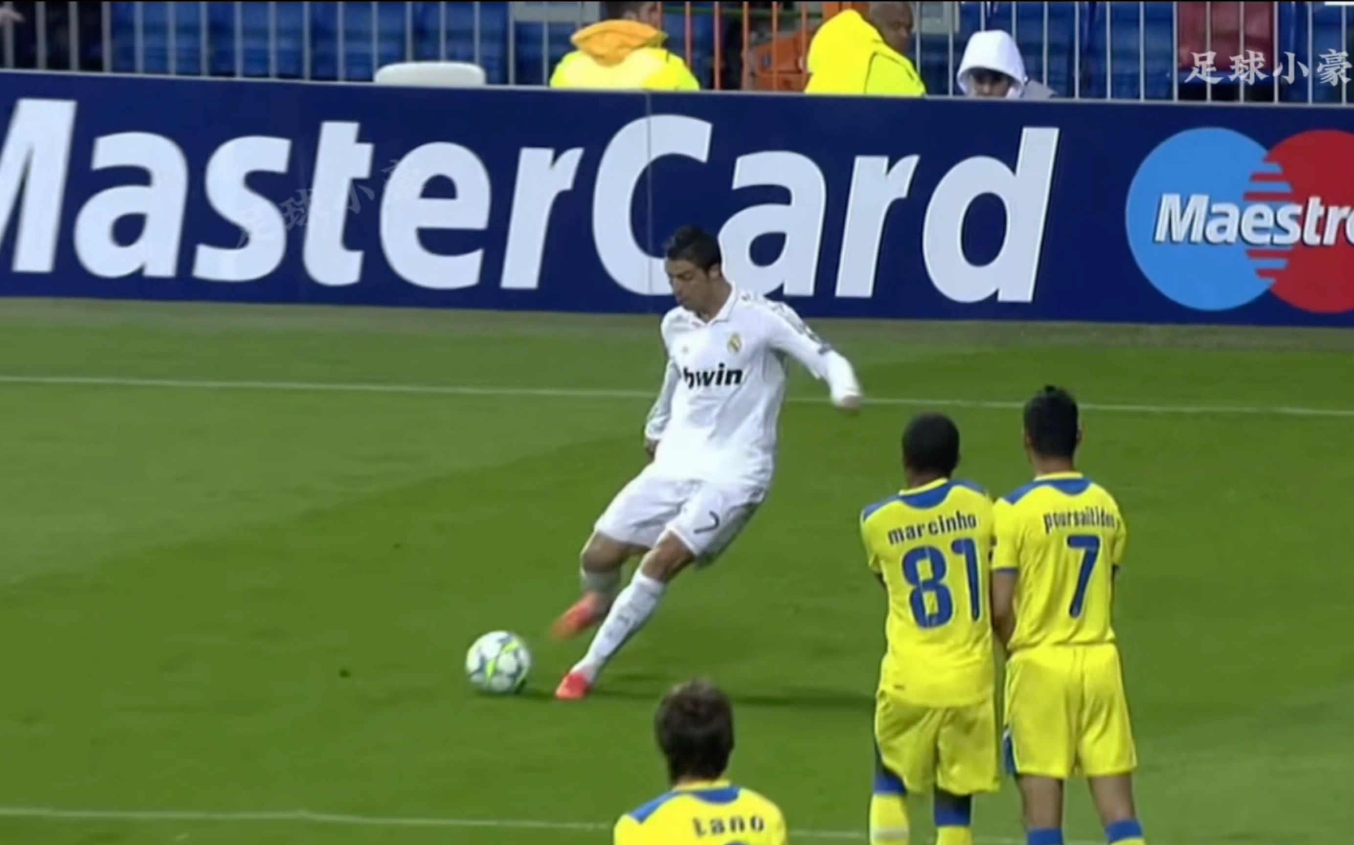 任意球新高度！球员弧线球破门震惊全场的简单介绍