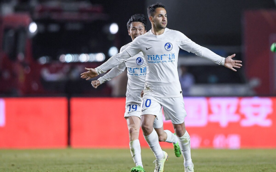 球队交易引震动！阵容大变脸的简单介绍